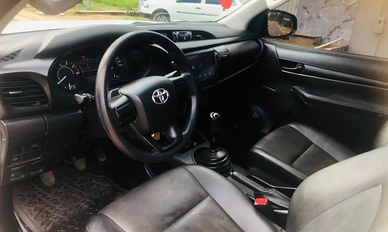 Toyota Hilux Cs 4X4 ...