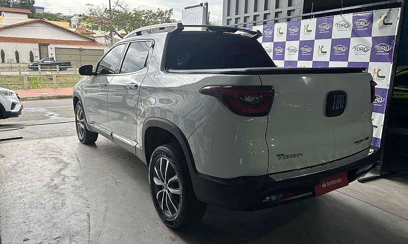 Fiat Toro Volcano 2....