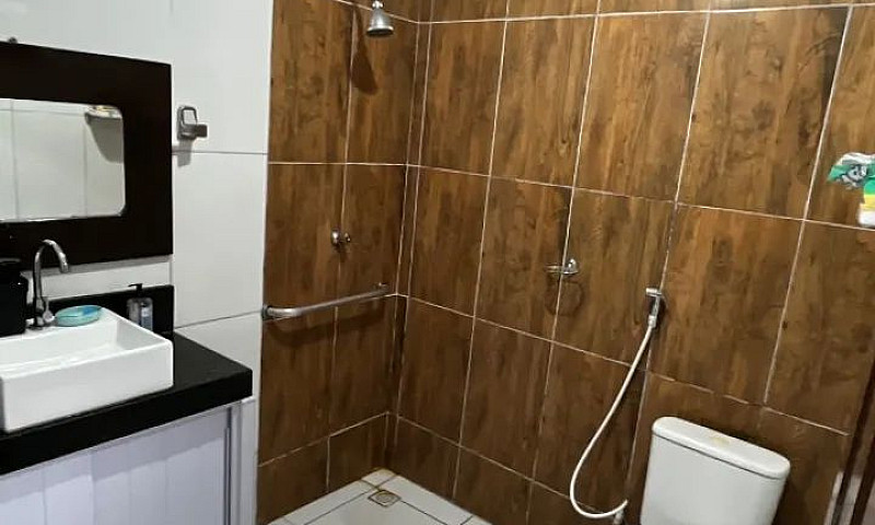 Casa Bem Localizada ...