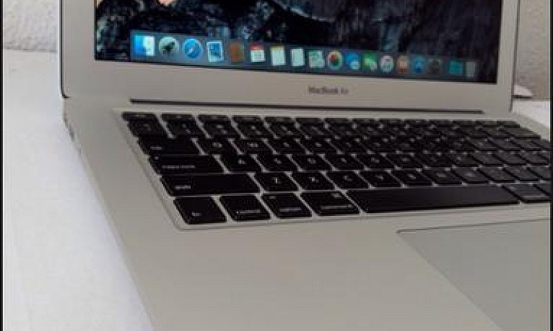 Macbook Air 2011...