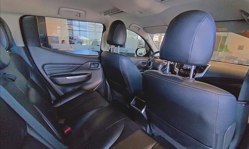 Mitsubishi L200 Trit...