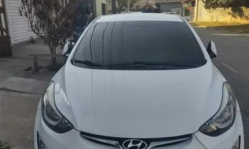 Hyundai Elantra Em P...
