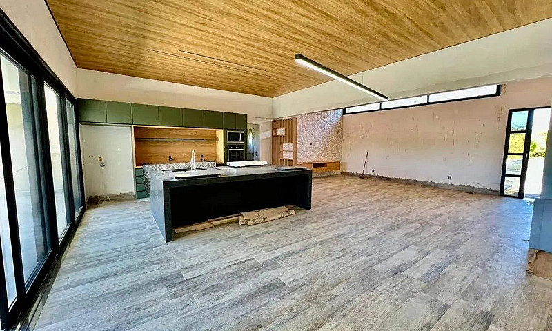 Casa Em Condomínio À...