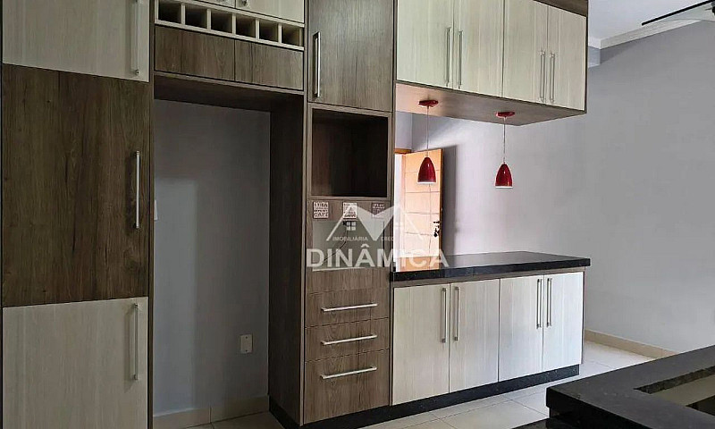 Casa Com 2 Dormitóri...