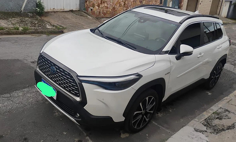 Toyota Corolla Cross...