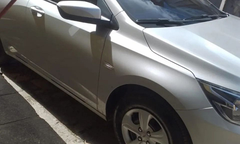 Chevrolet Onix Hatch...