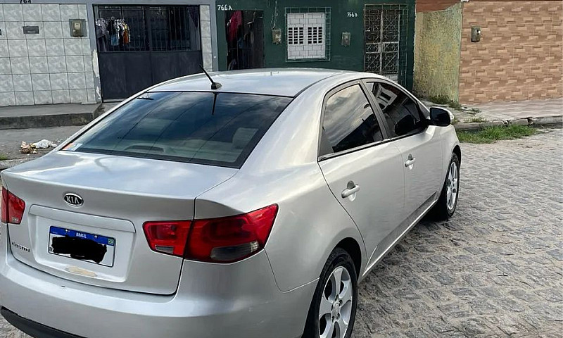 Kia Motors Cerato 1....
