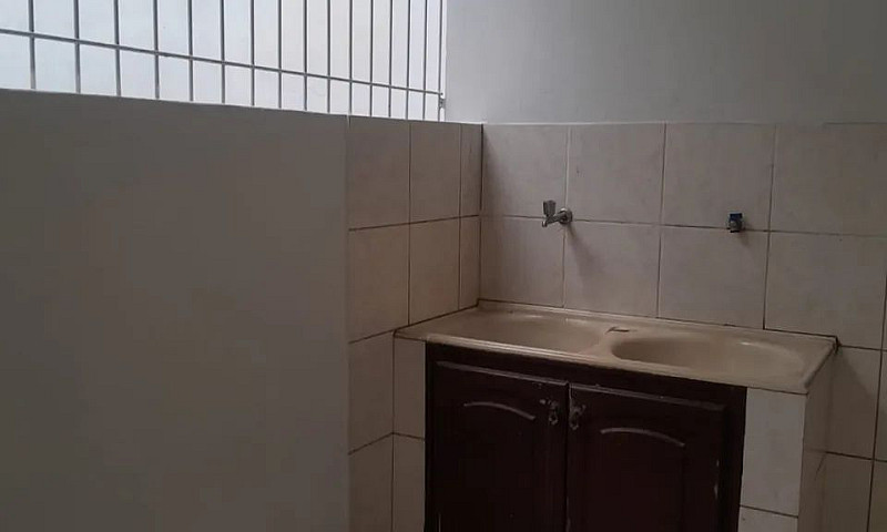 Alugo Apt Espaçoso N...