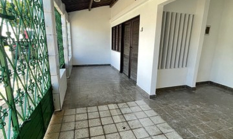 Vendo Casa No Bairro...