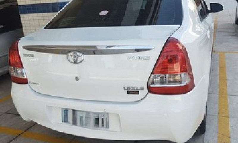 Toyota Etios Sedan X...