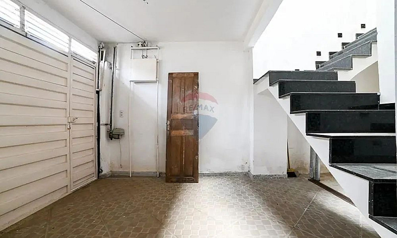 Casa Na Rua Das Esme...