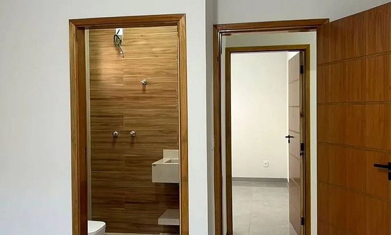 Ótima Casa A Venda N...