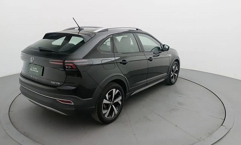 Volkswagen Nivus Hig...