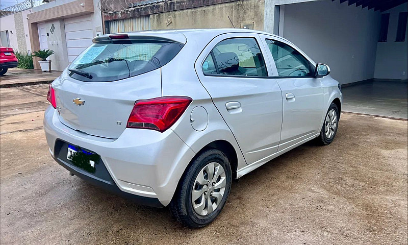 Chevrolet Onix Hatch...