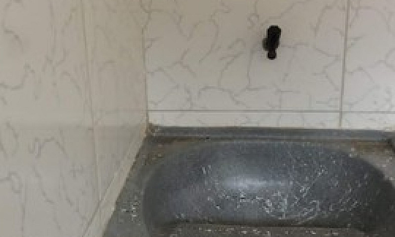 Aluga-Se Casa...
