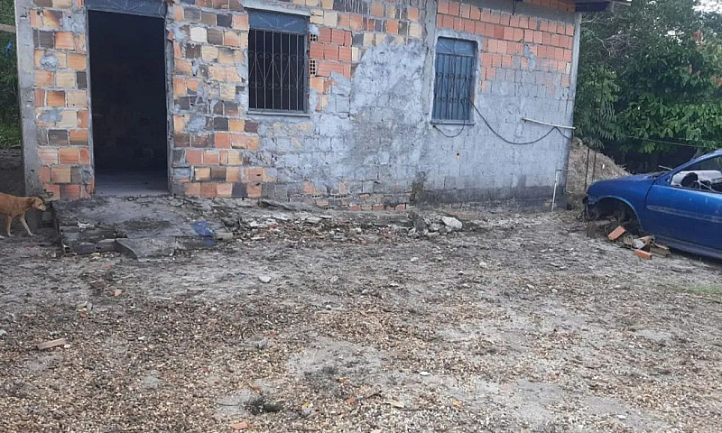 Terreno + Casa Peque...