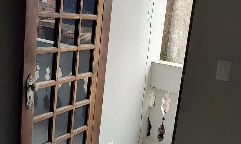 Aluga Se Uma Casa...