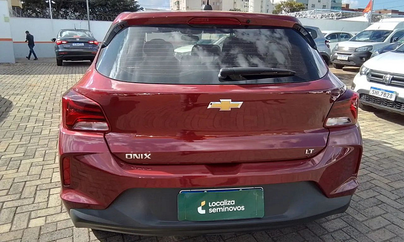 Chevrolet Onix Hatch...
