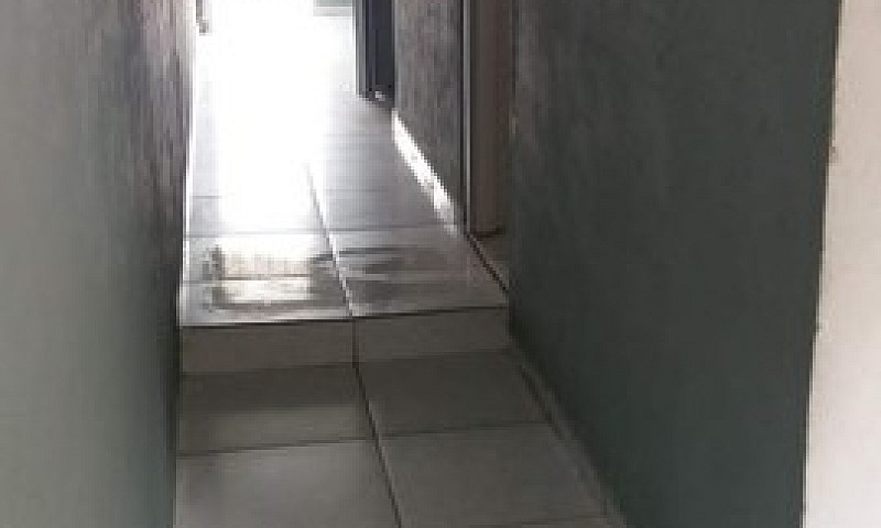 Aluga-Se Casa...