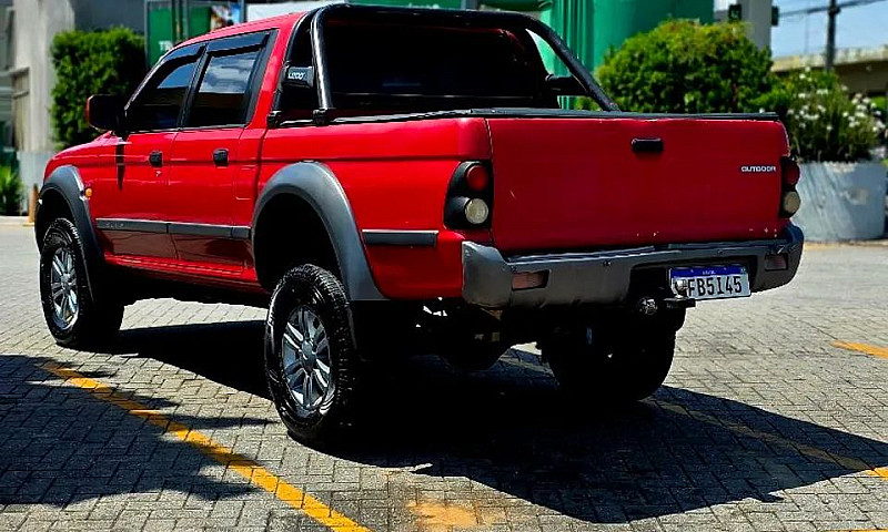 Mitsubishi L200 Outd...