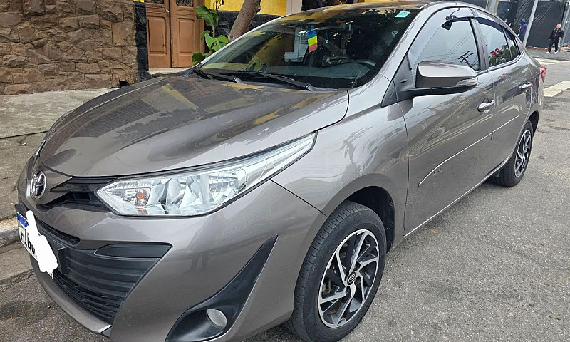 Toyota Yaris Xl Live...