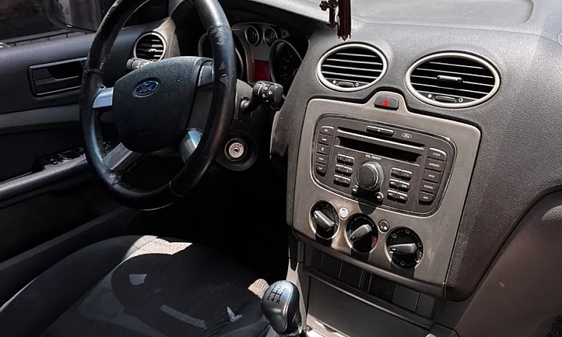Ford Focus 1.6 S/Se/...
