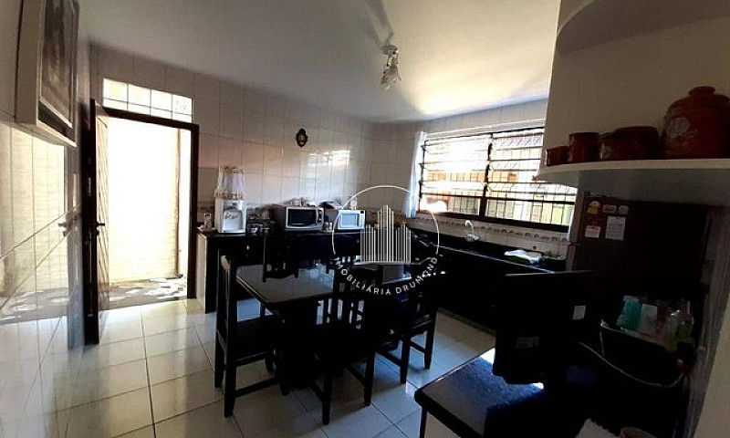 Casa À Venda, 240 M²...