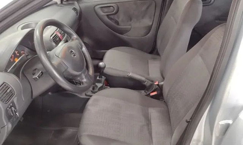 Chevrolet Corsa Hatc...