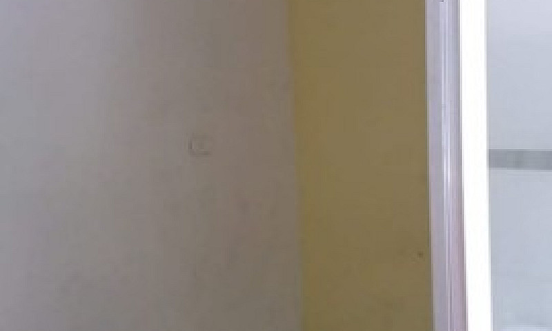 Aluga-Se Casa...