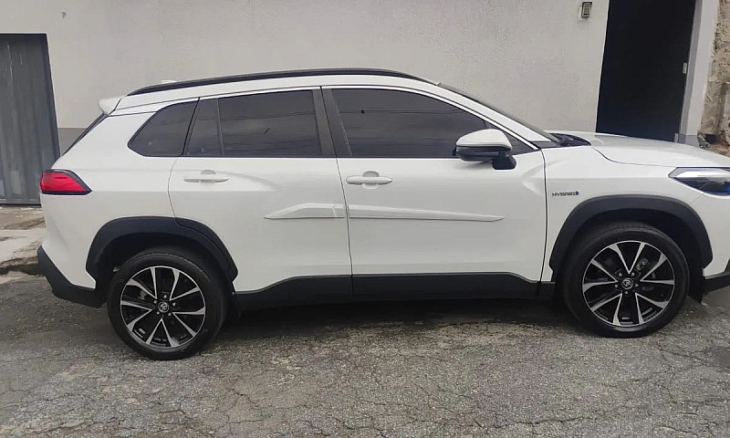 Toyota Corolla Cross...