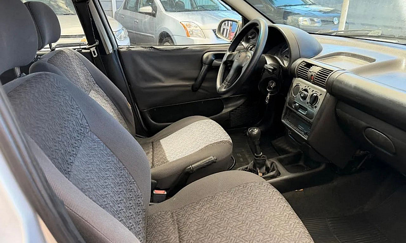 Chevrolet Corsa Sed....