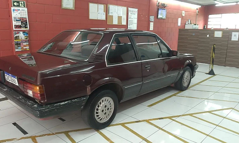 Chevrolet Monza Clas...