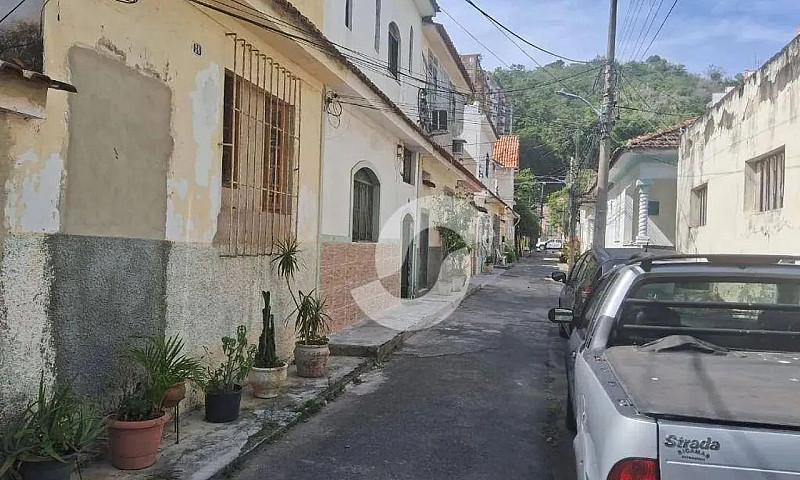 Casa Com 2 Dormitóri...