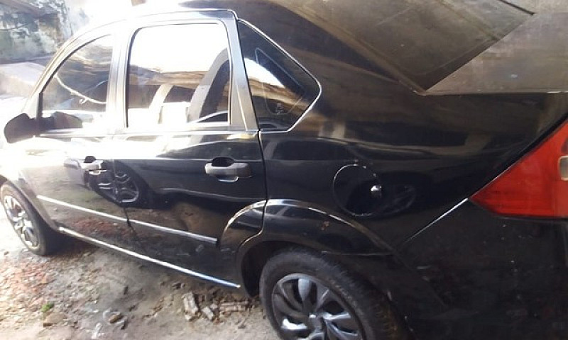 Fiesta Sedan 2006 1....