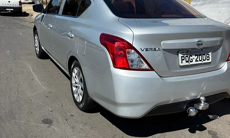 Nissan Versa 1.0 12V...