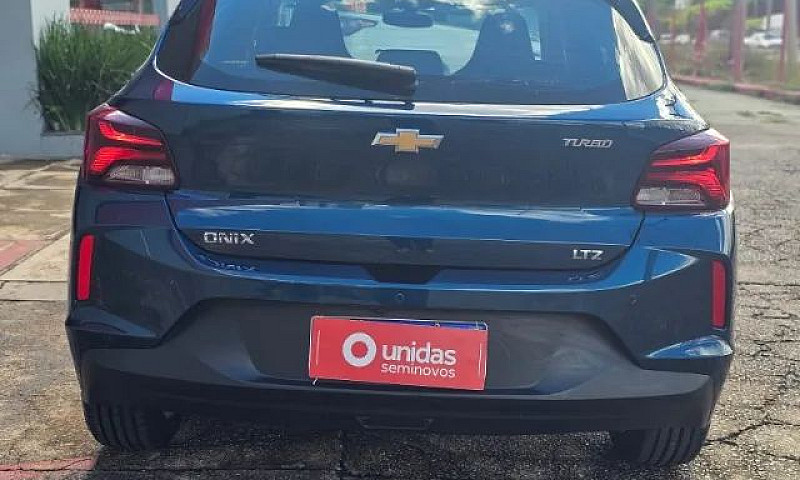 Chevrolet Onix Hatch...
