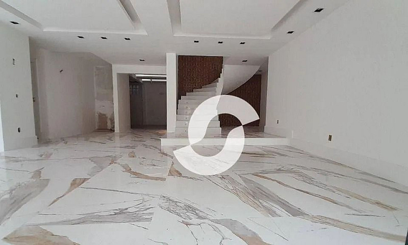Casa Com 6 Dormitóri...