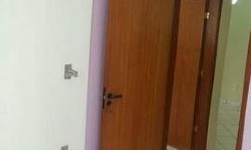 Alugo 2 Quartos Em Á...