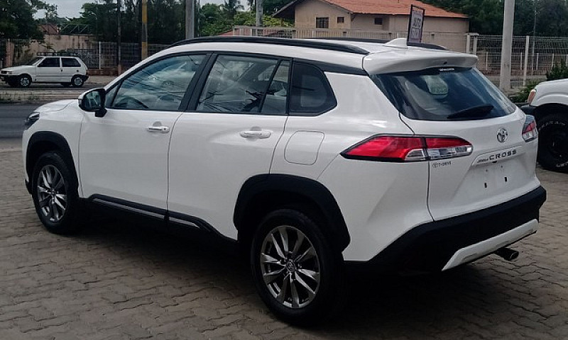 Toyota Corolla Cross...
