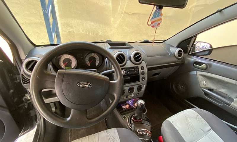 Ford Fiesta (Hatch) ...