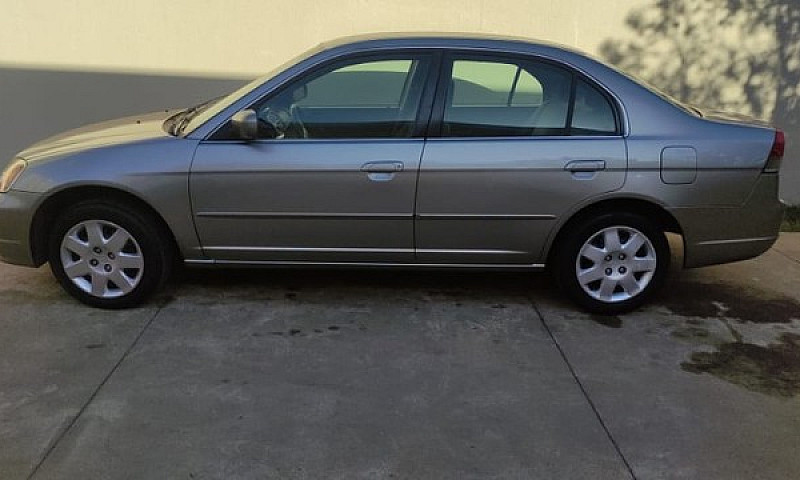 Honda Civic 2003...