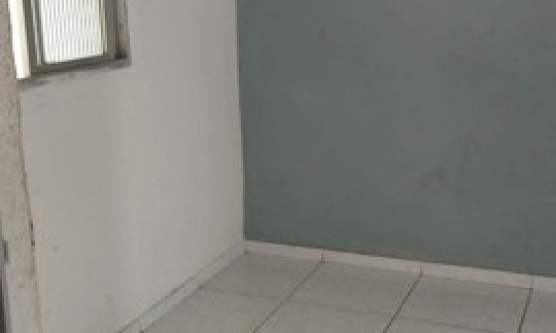 Aluga-Se Casa...