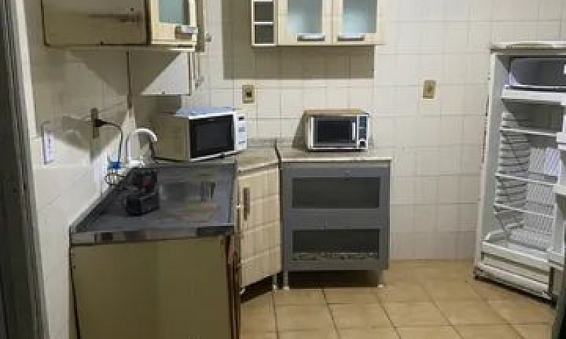Aluga-Se Kitnet...
