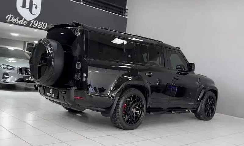 Land Rover Defender ...