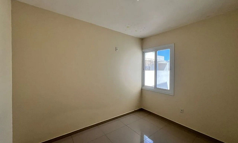 Casa Com 2 Dormitóri...