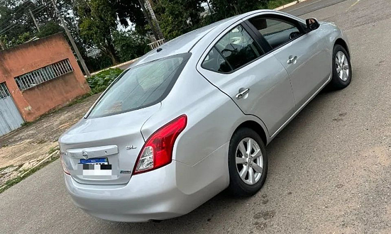 Nissan Versa Sl 1.6 ...