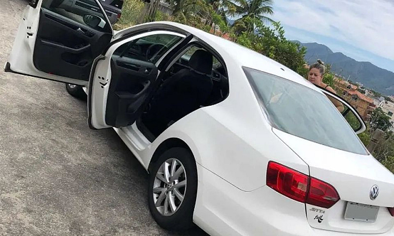 Volkswagen Jetta Com...