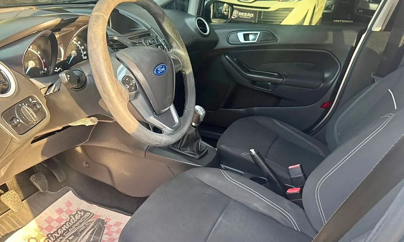 Ford Fiesta Se 1.6 8...