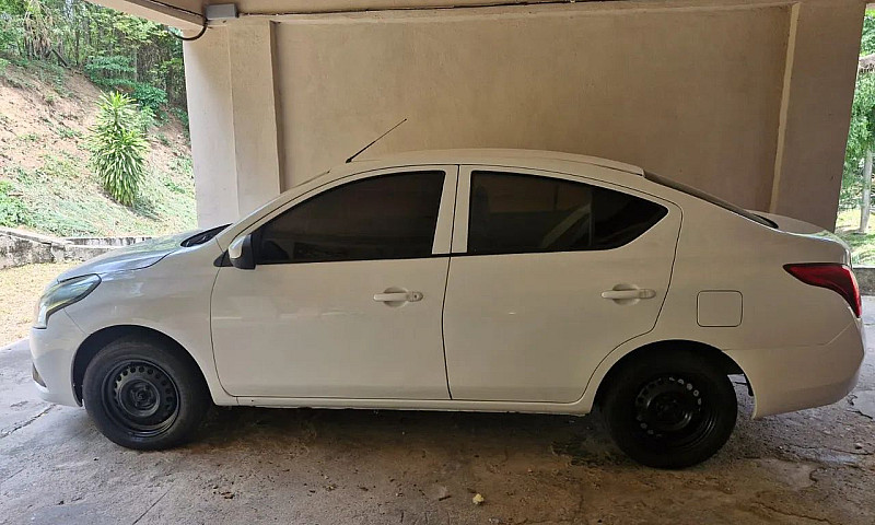 Nissan Versa 1.0 12V...