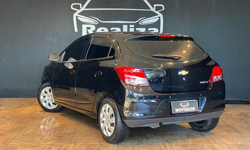Gm- Chevrolet Onix L...